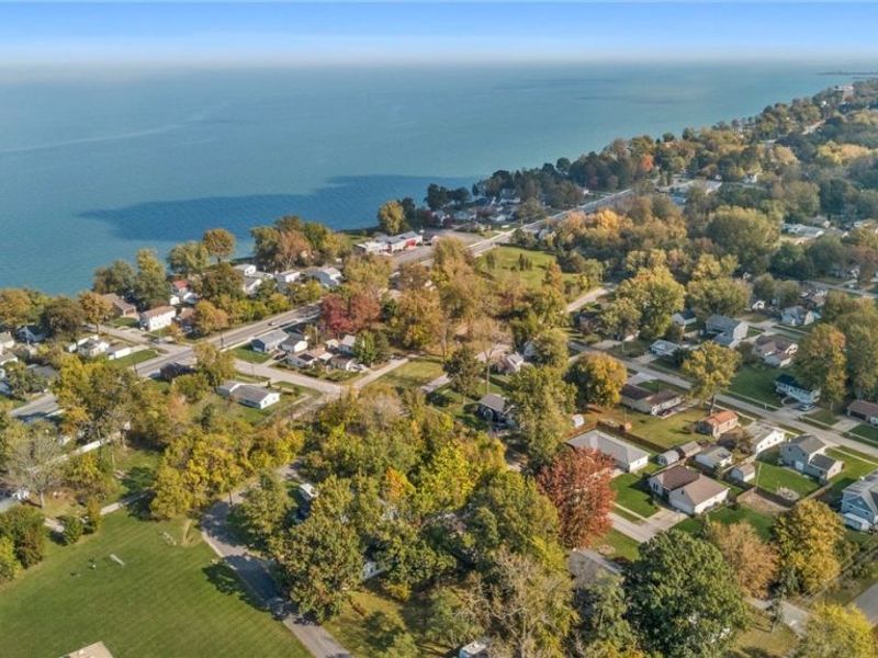 559 Pasadena Avenue, Sheffield Lake, OH 44054 Photo 9