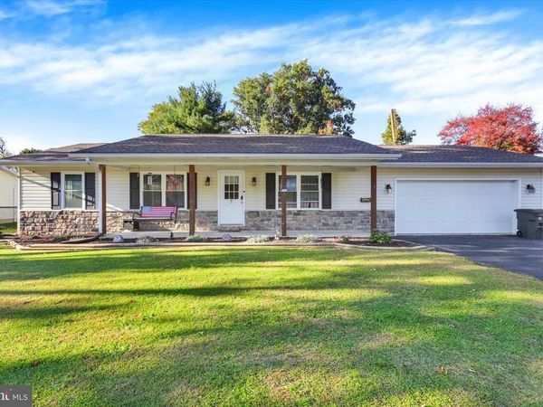 71 EDGELEA DRIVE , CHAMBERSBURG, PA 17201