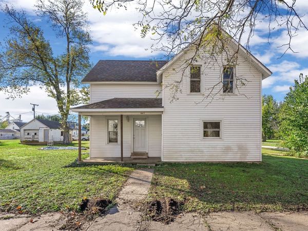 307 W Maple Street , Garrison, IA 52229