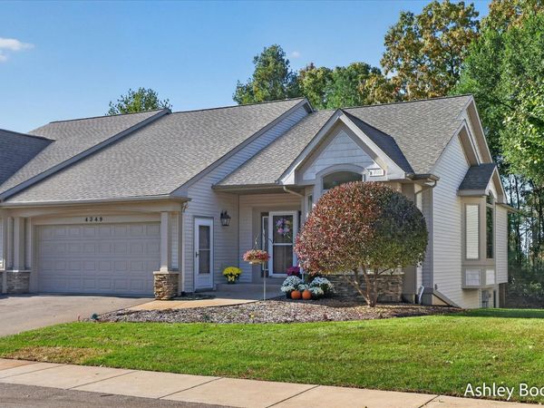 4349 Willow Lane Drive NE, Grand Rapids, MI 49525