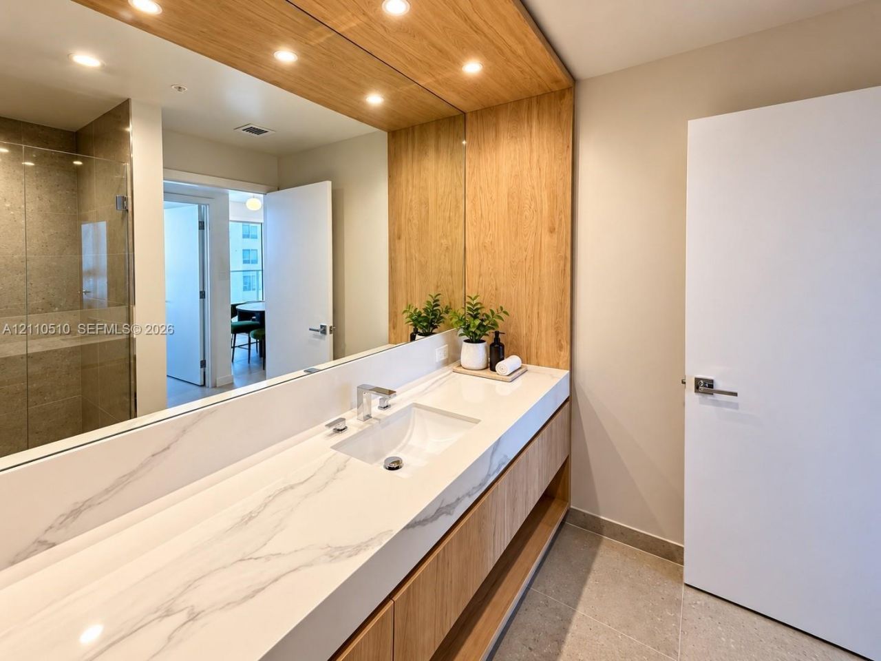 11 NE 6th St , Unit 1811, Miami, FL 33132 Photo