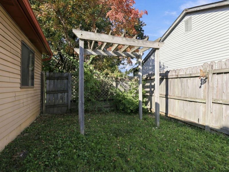 3092 Falcon Bridge Drive , Columbus, OH 43232 Photo 23