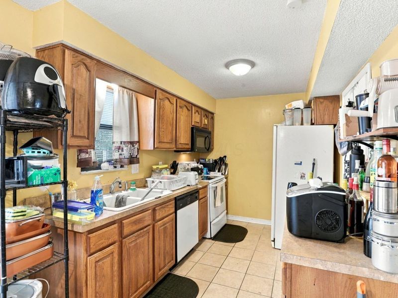 3092 Falcon Bridge Drive , Columbus, OH 43232 Photo 7