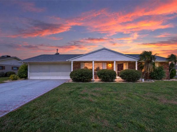 801 OAKMONT AVENUE , SUN CITY CENTER, FL 33573