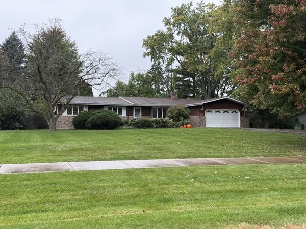 1634 Indian Hill Drive , Roselle, IL 60172