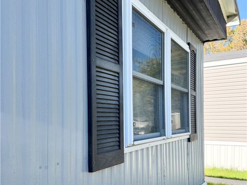 206 Rhode Island Road, Elyria, OH 44035 Photo 2