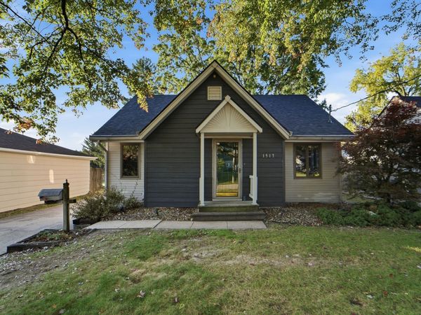 1517 Osceola Avenue , Des Moines, IA 50316
