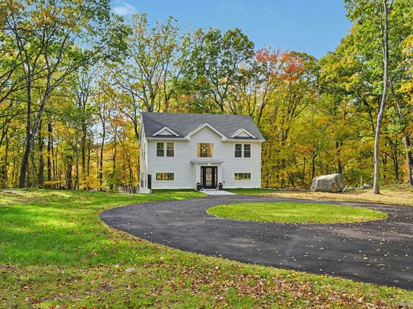 18 Laurel Road , South Salem, NY 10590