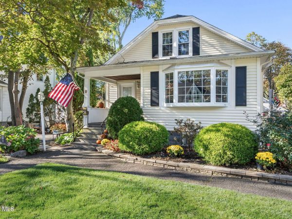 8 Plymouth Avenue, Delmar, NY 12054