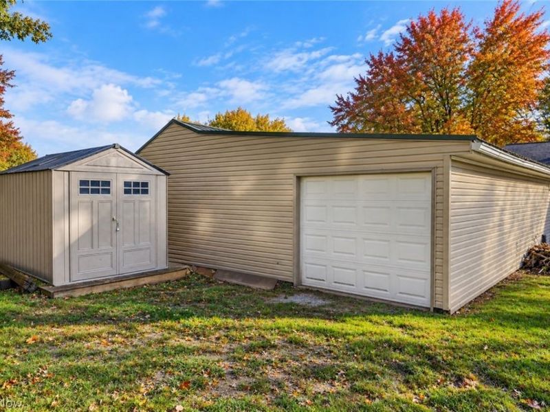 770 S 14th Street, Sebring, OH 44672 Photo 3
