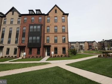 4851 BAUHAUS SQUARE , Unit 1, CHANTILLY, VA 20151