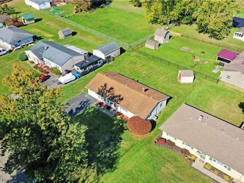 612 Pierce Drive, Youngstown, OH 44511 Photo 2