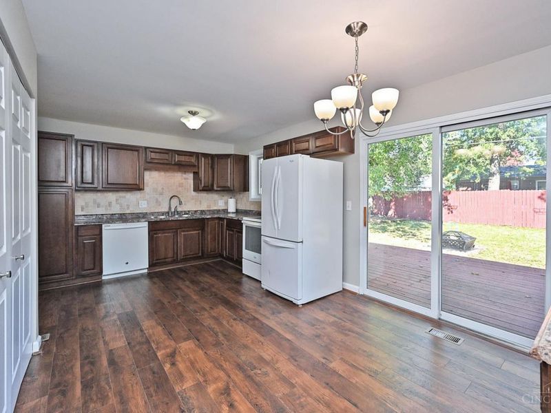 8480 Linderwood Lane, Cincinnati, OH 45255 Photo 14