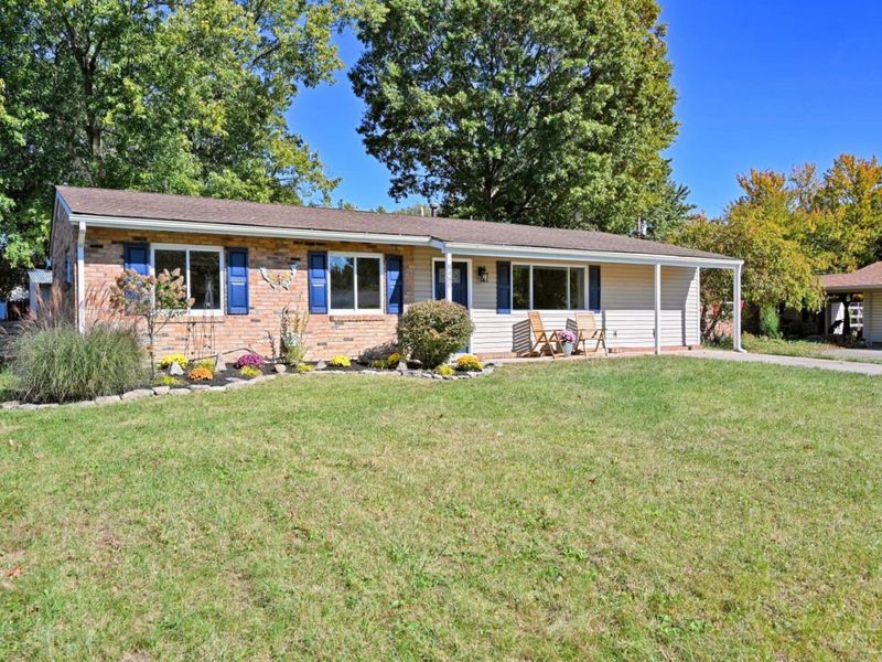 8480 Linderwood Lane, Cincinnati, OH 45255 Photo 2