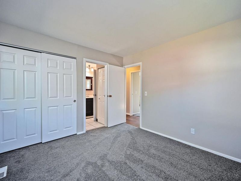 8480 Linderwood Lane, Cincinnati, OH 45255 Photo 21