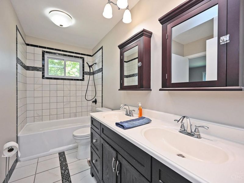 8480 Linderwood Lane, Cincinnati, OH 45255 Photo 22