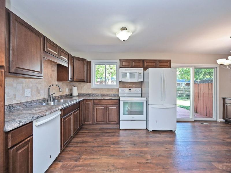 8480 Linderwood Lane, Cincinnati, OH 45255 Photo 9