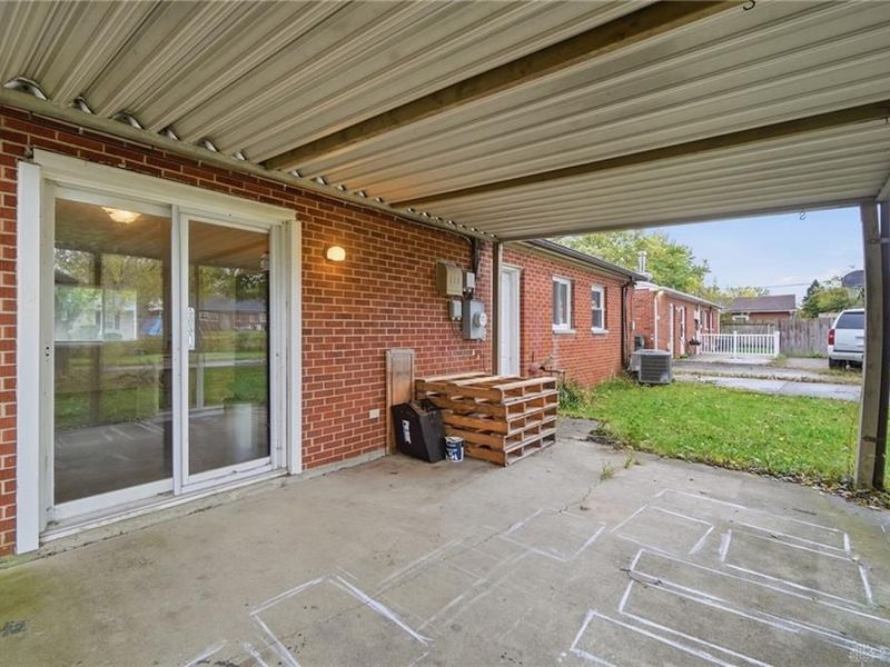 310 Lang Court, Englewood, OH 45322 Photo 17