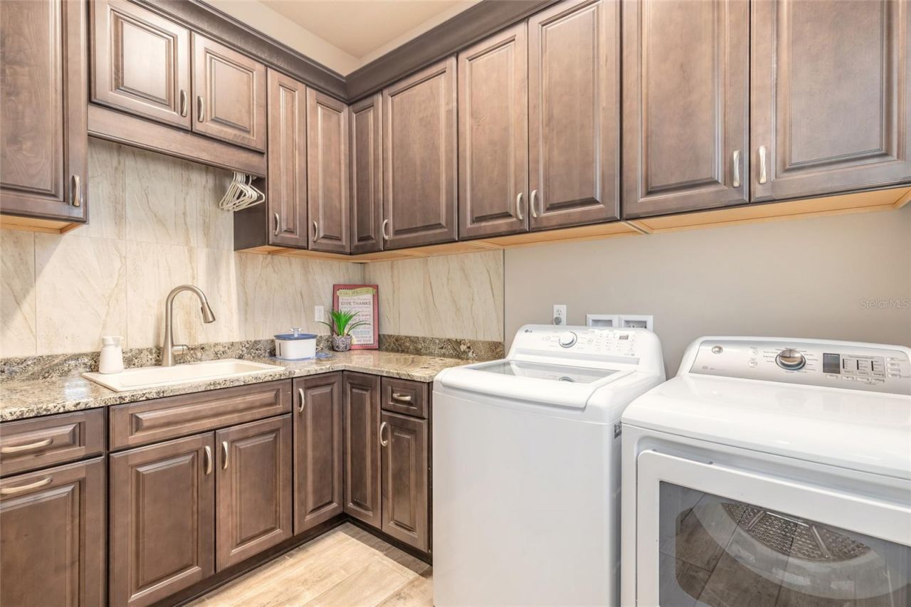 2813 Paradiso Court , New Smyrna Beach, FL 32168 Photo