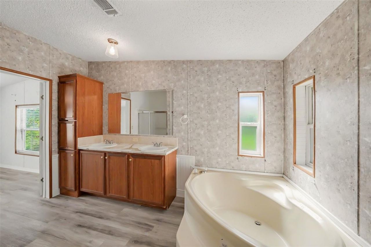 12015 Messler Rd , Gibsonton, FL 33534 Photo