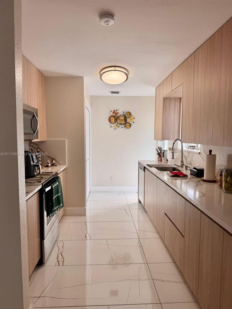 4250 SW 57th Ave, Davie, FL 33314 Photo