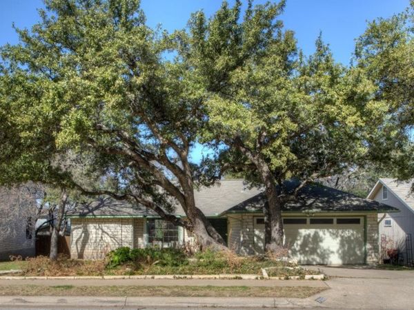 7016 Riverton DR , Austin, TX 78729