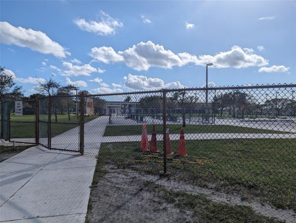 4102 Forest Drive, Weston, FL 33332 Photo