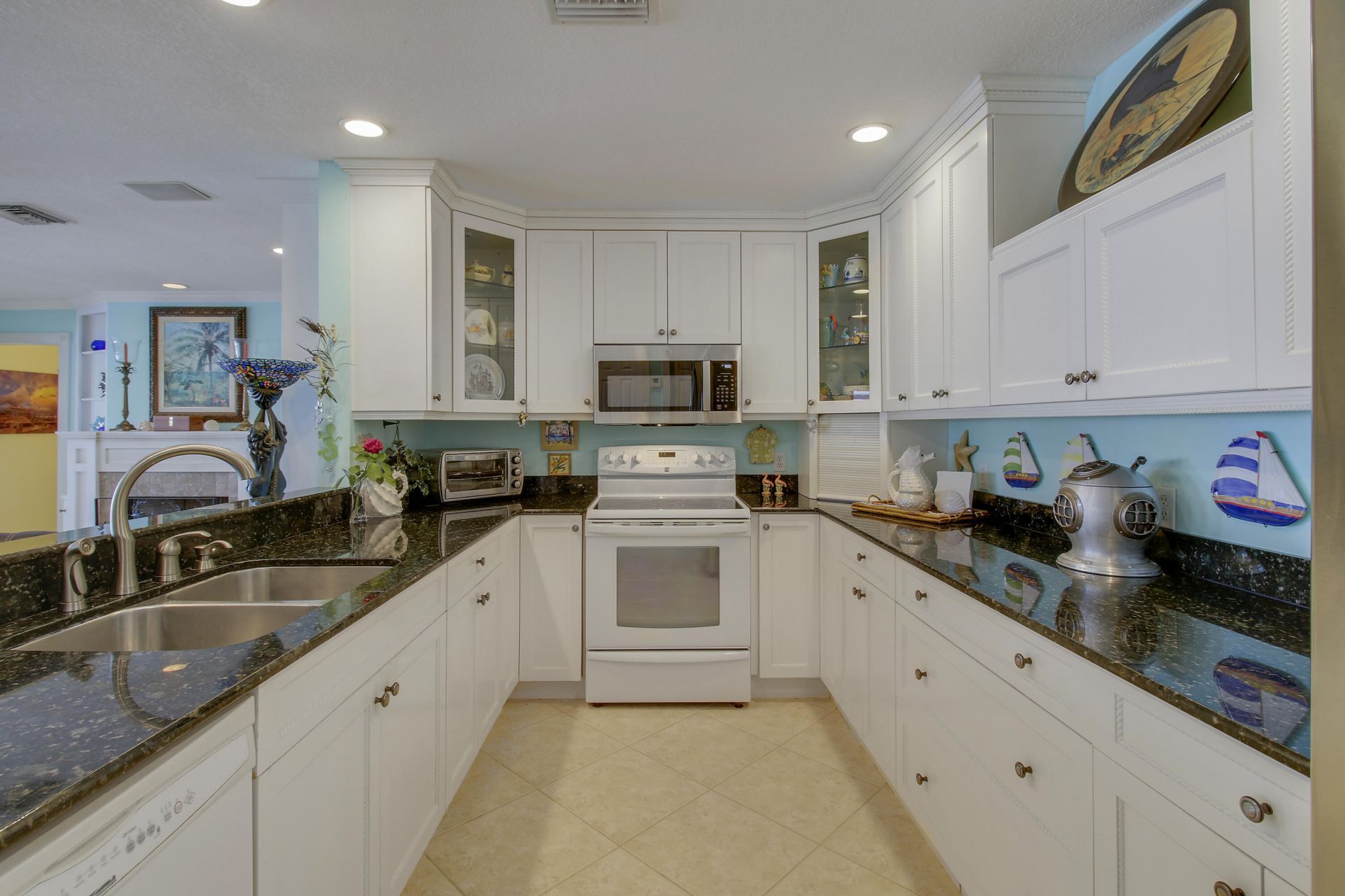 110 Shore Drive, Riviera Beach, FL 33404 Photo