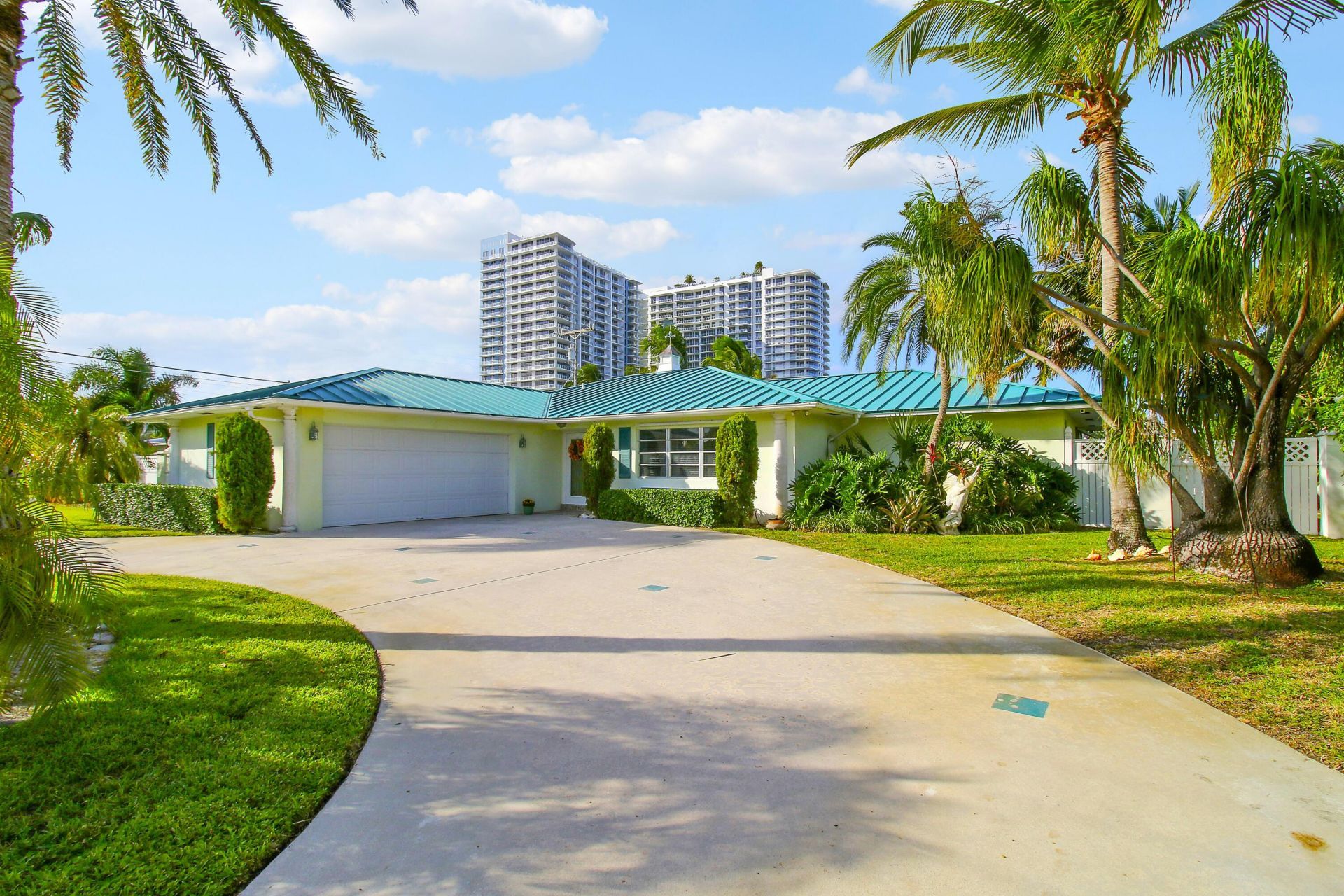 110 Shore Drive, Riviera Beach, FL 33404 Photo