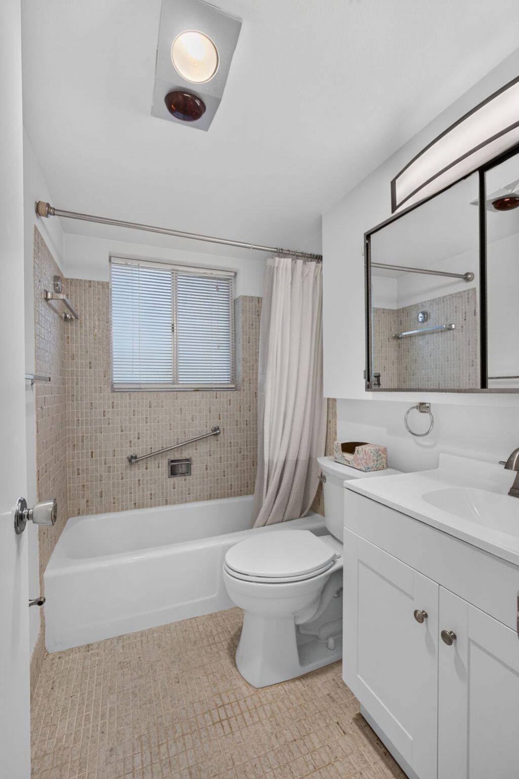 3280 Lake Osborne Drive, Unit #105, Lake Worth Beach, FL 33461 Photo