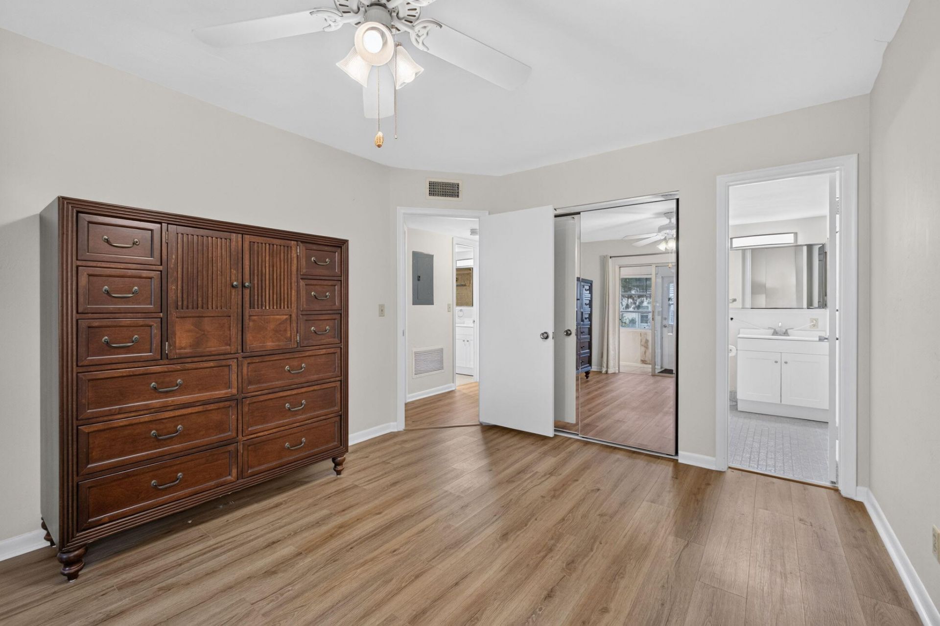 3280 Lake Osborne Drive, Unit #105, Lake Worth Beach, FL 33461 Photo