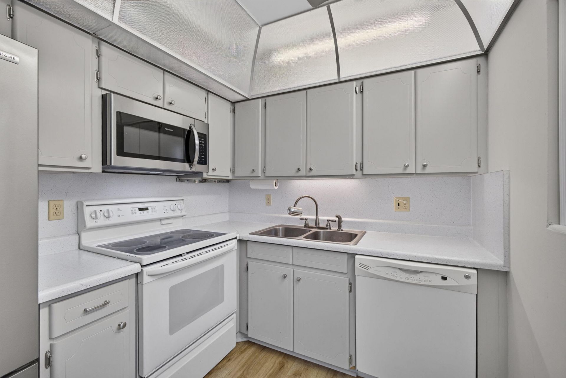 3280 Lake Osborne Drive, Unit #105, Lake Worth Beach, FL 33461 Photo