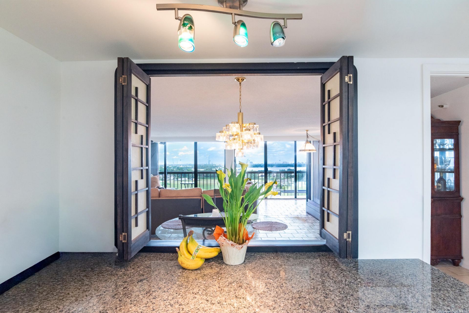 2480 Presidential Way, Unit 1103, West Palm Beach, FL 33401 Photo