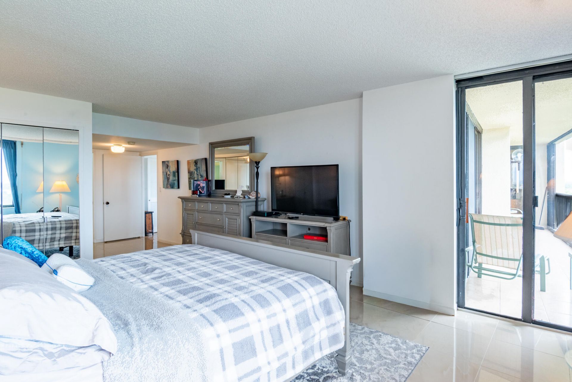 2480 Presidential Way, Unit 1103, West Palm Beach, FL 33401 Photo