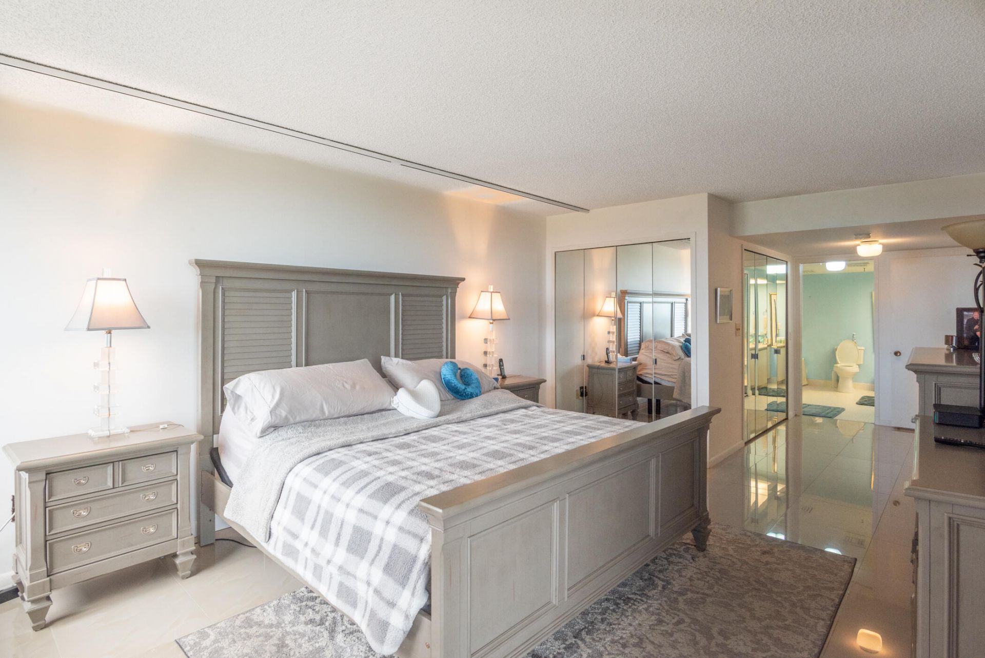 2480 Presidential Way, Unit 1103, West Palm Beach, FL 33401 Photo