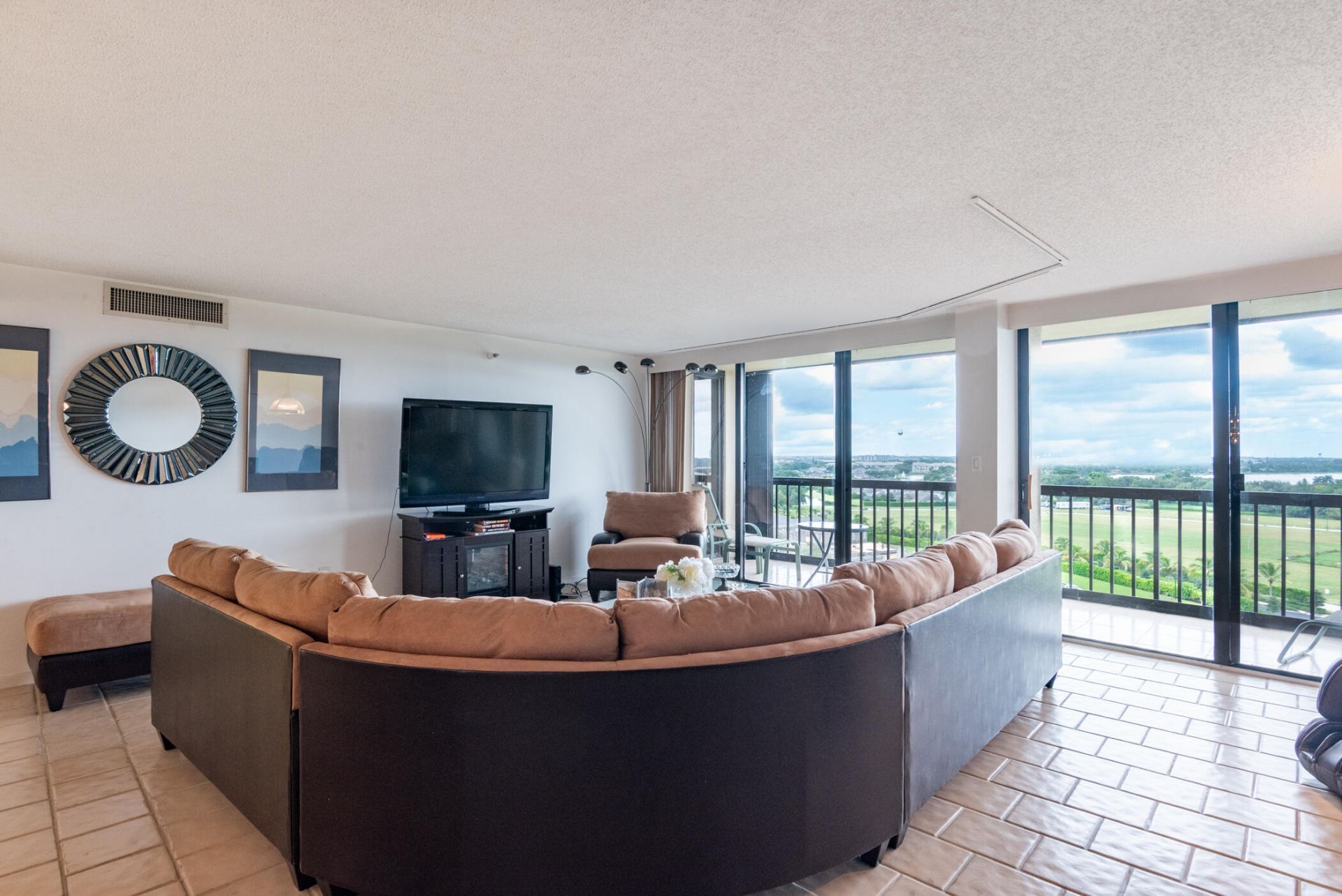2480 Presidential Way, Unit 1103, West Palm Beach, FL 33401 Photo