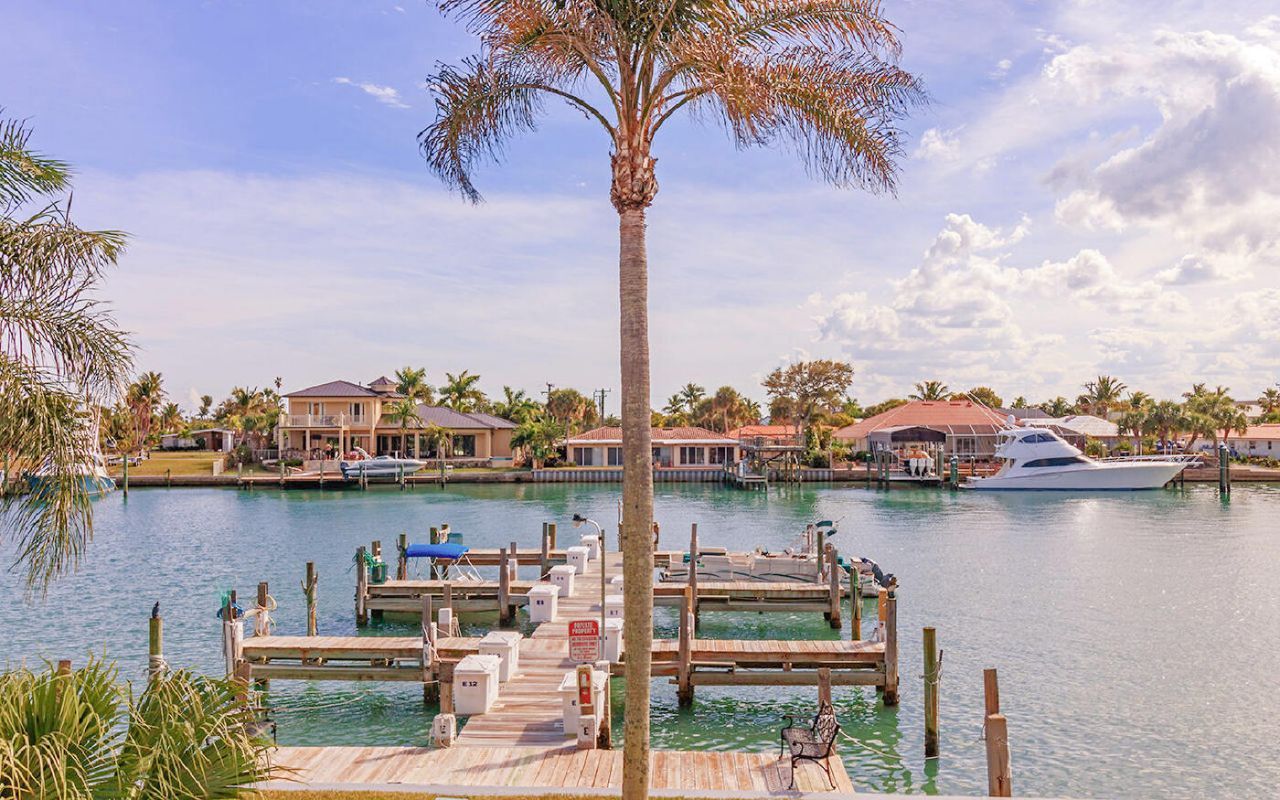 1200 Colonnades Drive, Unit 207, Fort Pierce, FL 34949 Photo