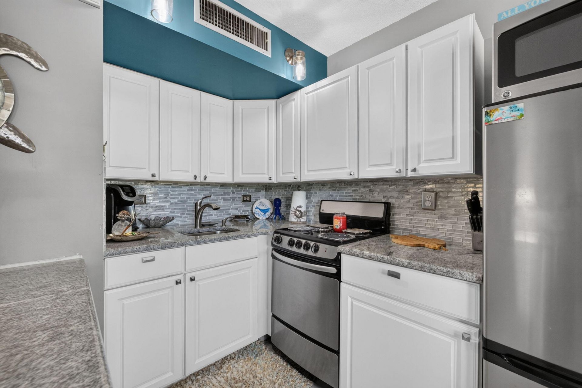 1200 Colonnades Drive, Unit 207, Fort Pierce, FL 34949 Photo