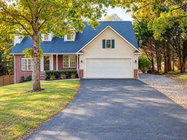 1425 Virginia Ridge DR , Hardy, VA 24101