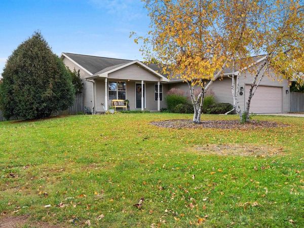3680 COLLEGIATE WAY, Green Bay, WI 54229