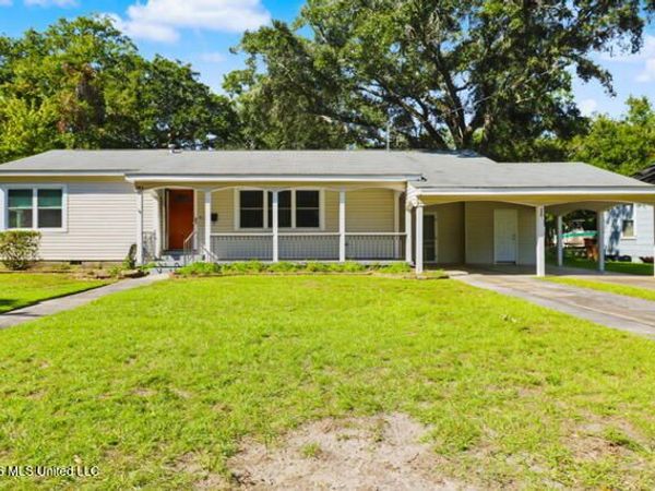 395 Oaklawn Place, Biloxi, MS 39530