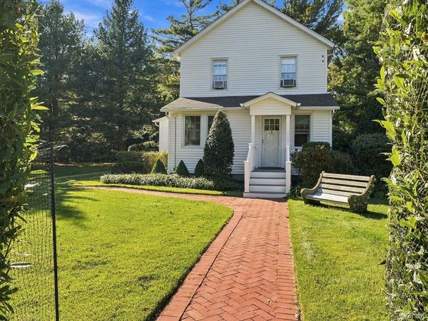 East Moriches, NY 11940