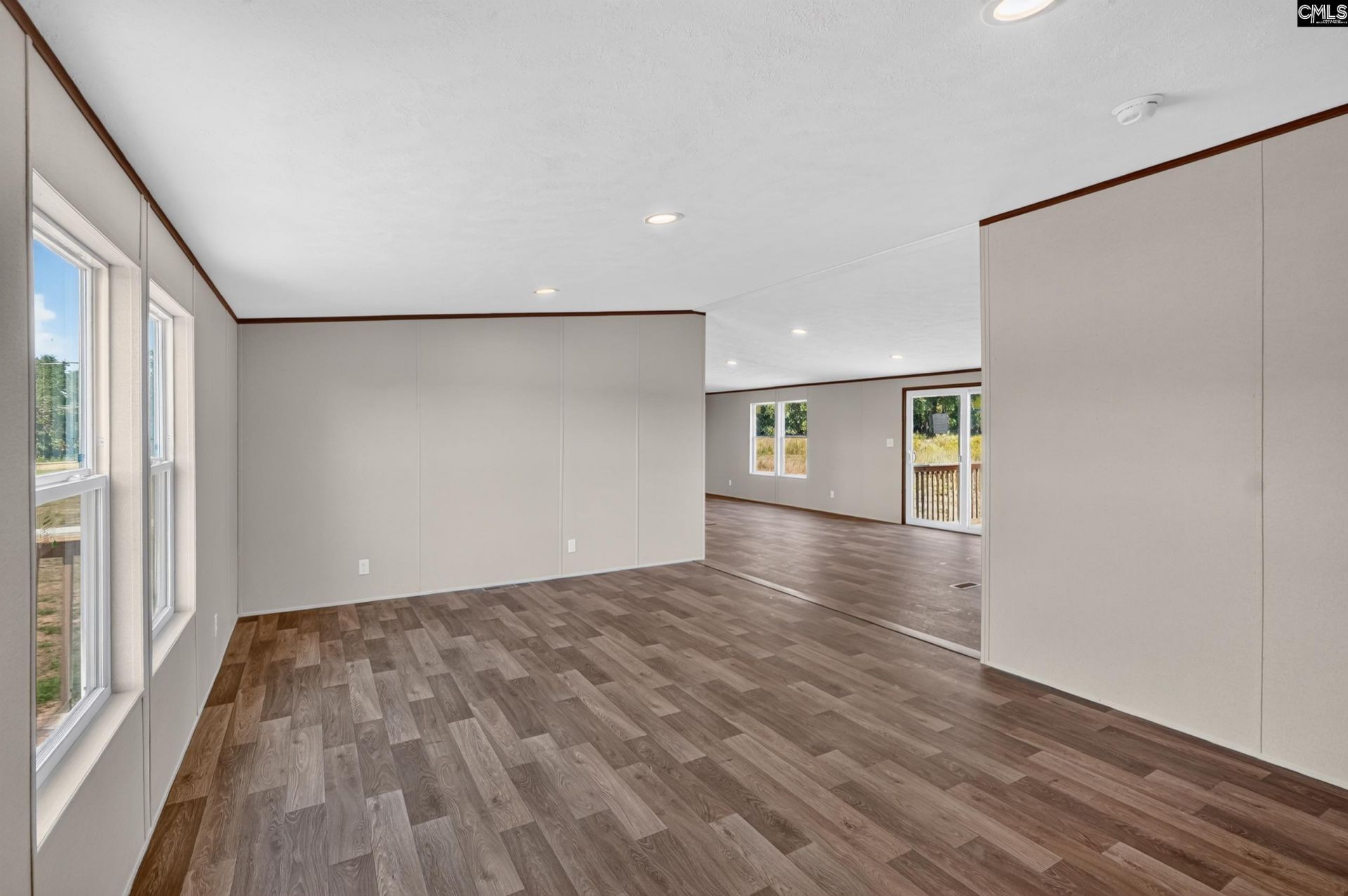 261 Home Farm Road  Photo 10
