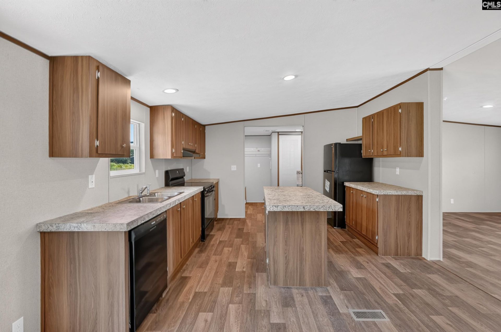 261 Home Farm Road  Photo 13