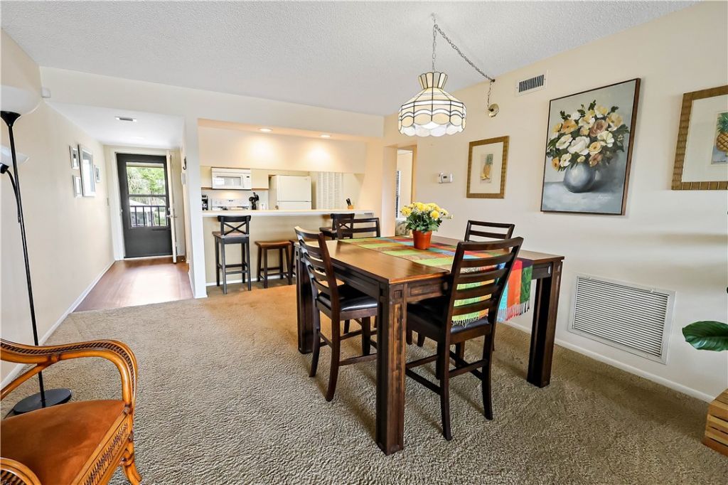 31 Plantation Drive, Unit 204, Vero Beach, FL 32966 Photo