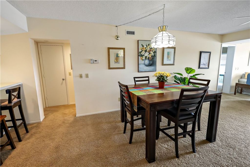 31 Plantation Drive, Unit 204, Vero Beach, FL 32966 Photo