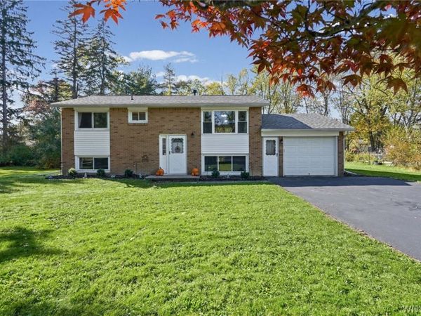 7132 Parkside Drive , Hamburg, NY 14075