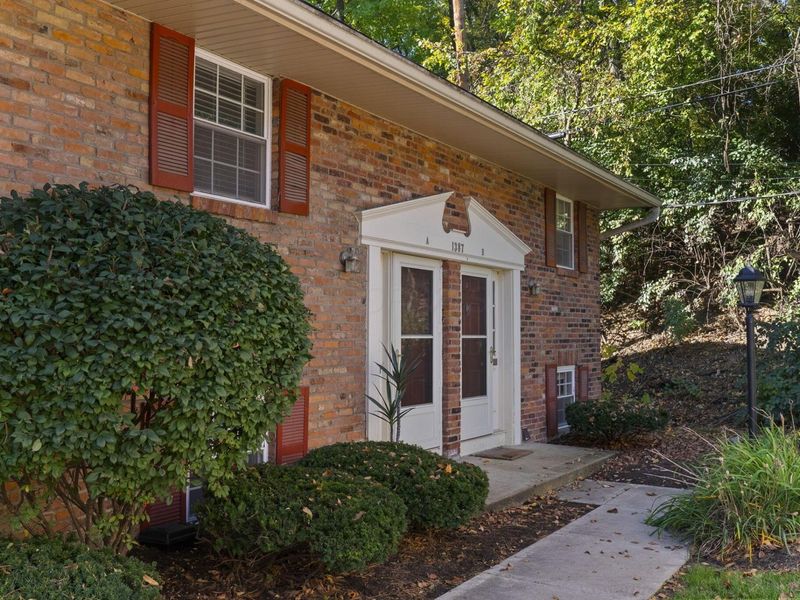 1387 Bluff Avenue , Unit A, Grandview, OH 43212 Photo 2