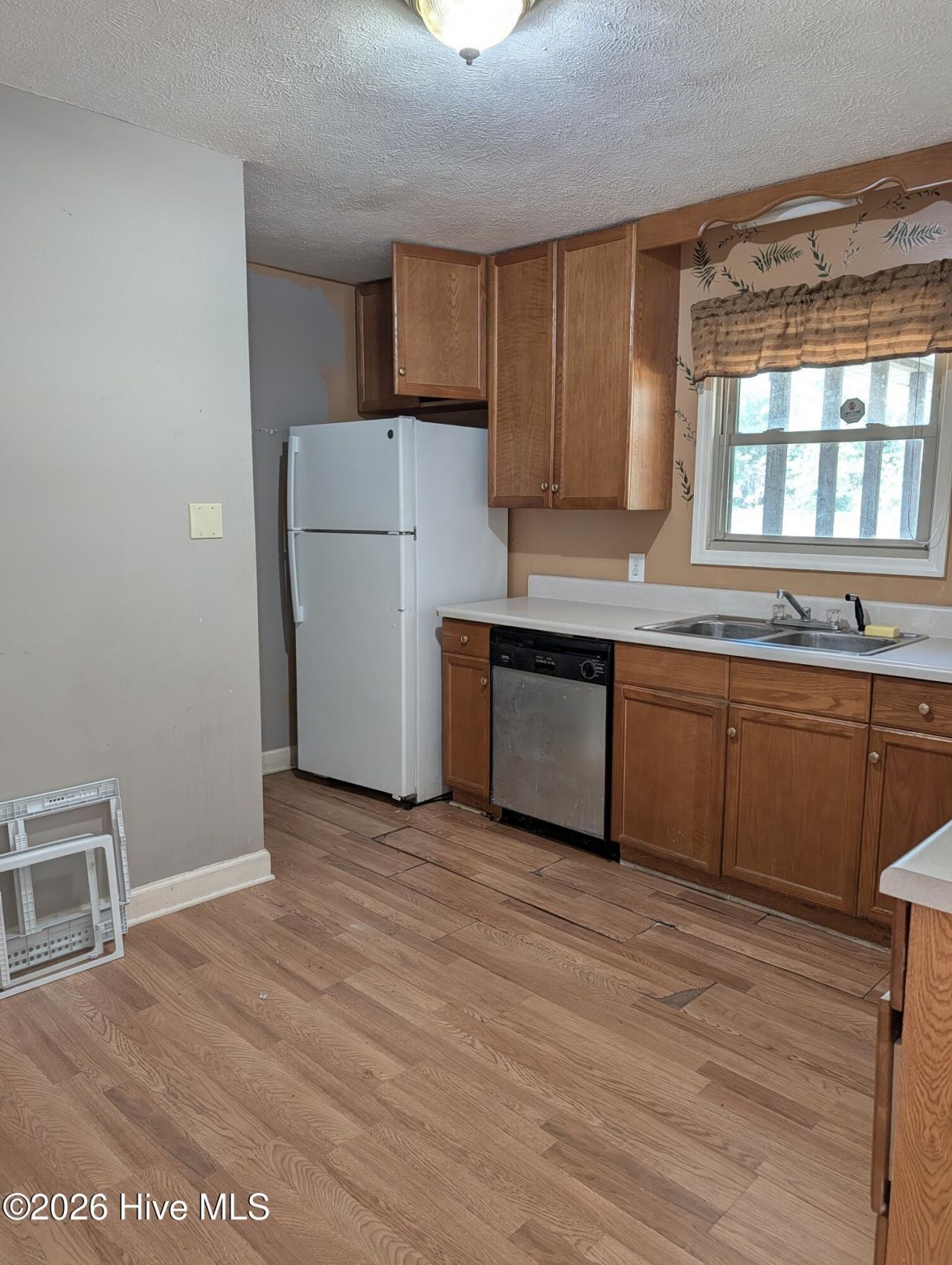 127 Wayland Street Photo 7
