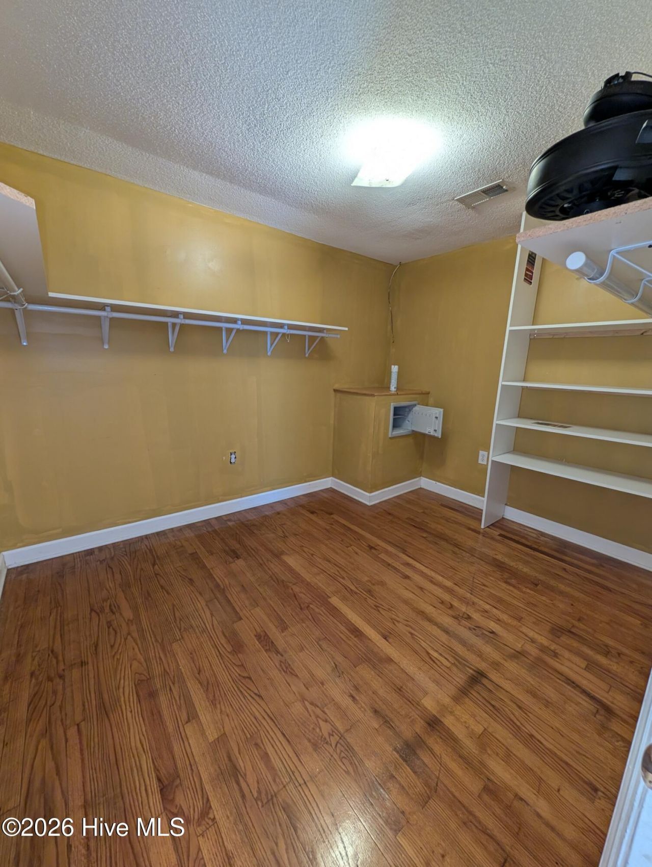 127 Wayland Street Photo 9